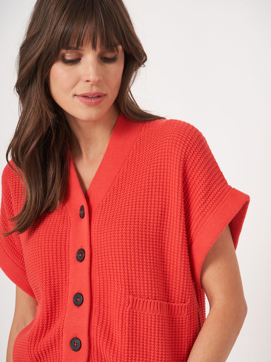 Cardigan sans manches surdimensionné en coton texturé avec poches image number 2