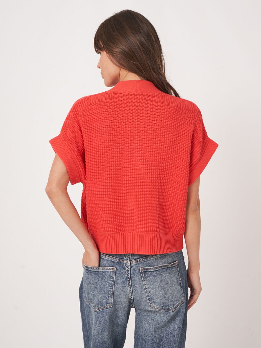 Cardigan sans manches surdimensionné en coton texturé avec poches image number 4