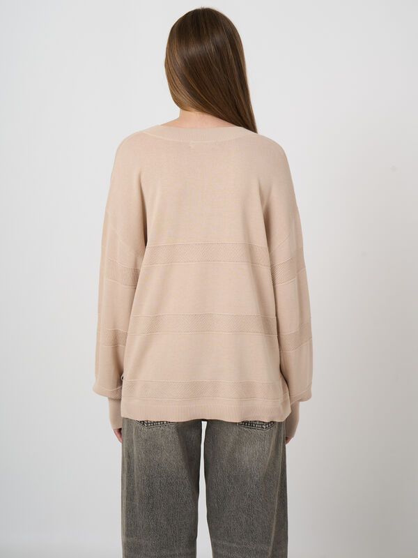 V-Pullover mit texturierten Streifen image number 3