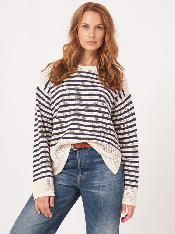 Pull ajouré et rayé image number 5
