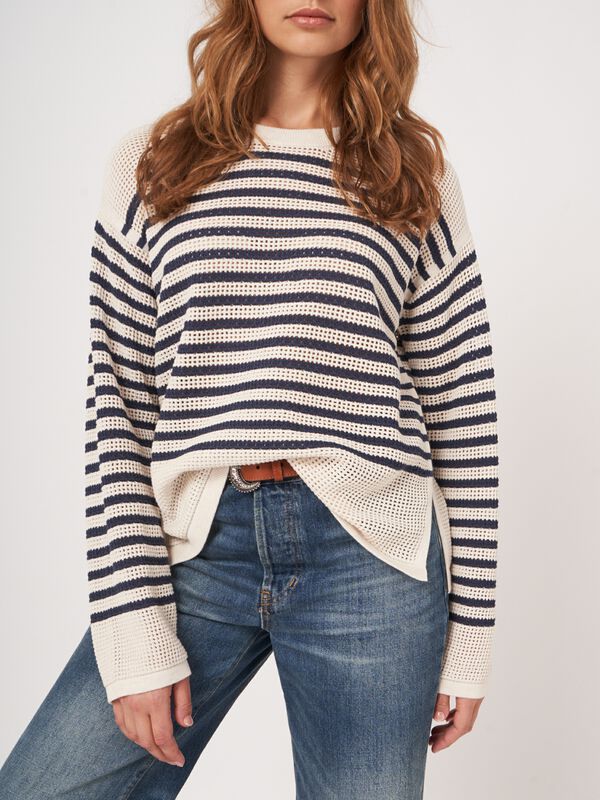 Pull ajouré et rayé image number 6