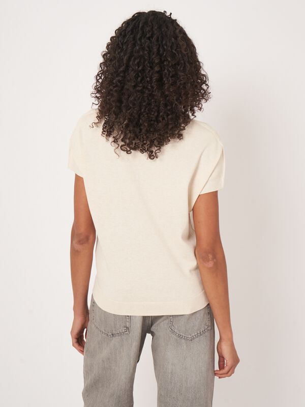 Pull sans manches en fine maille côtelée en cachemire et coton image number 3