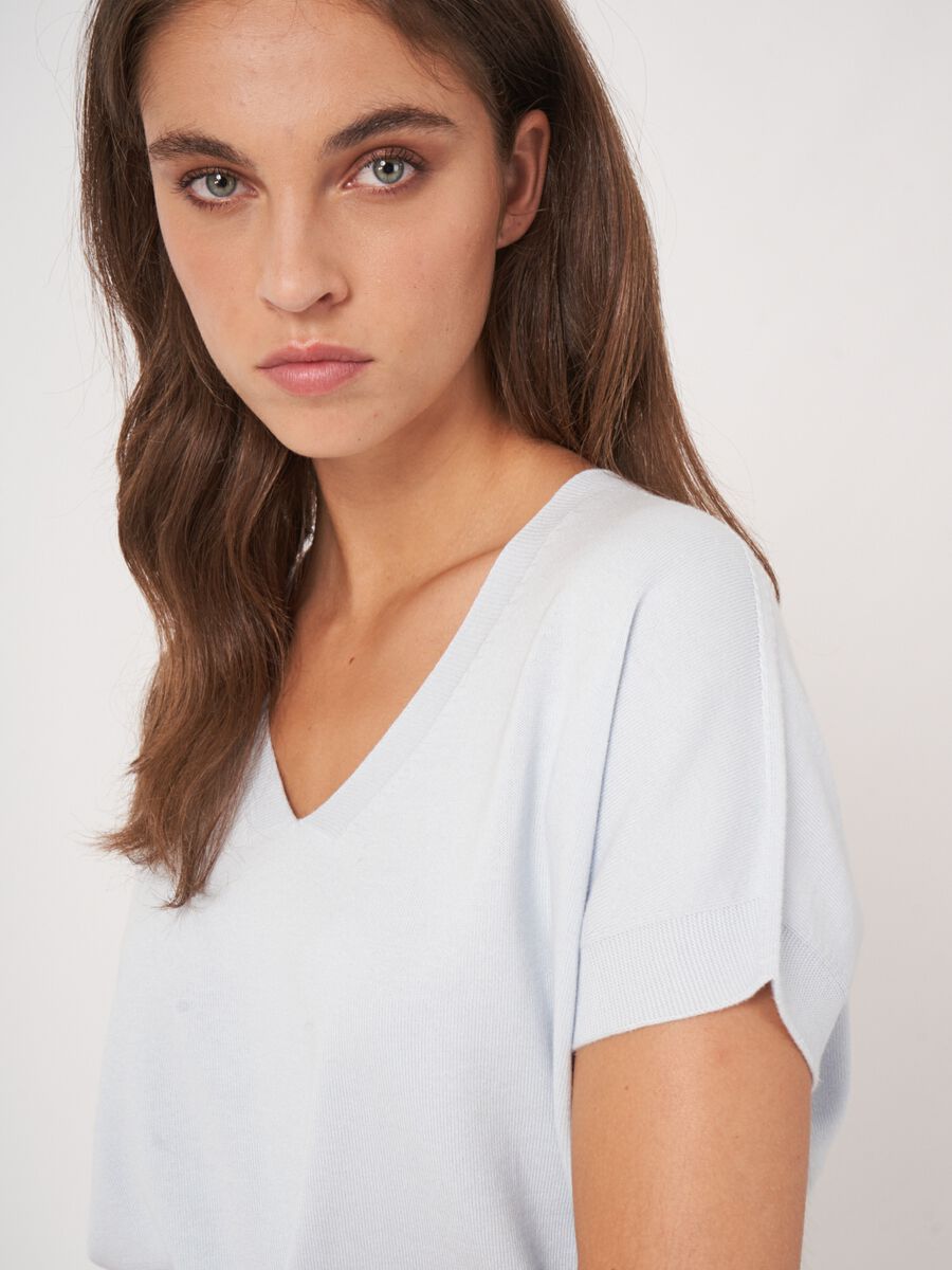 Mouwloze fijn geribde trui van cashmere en katoen image number 3