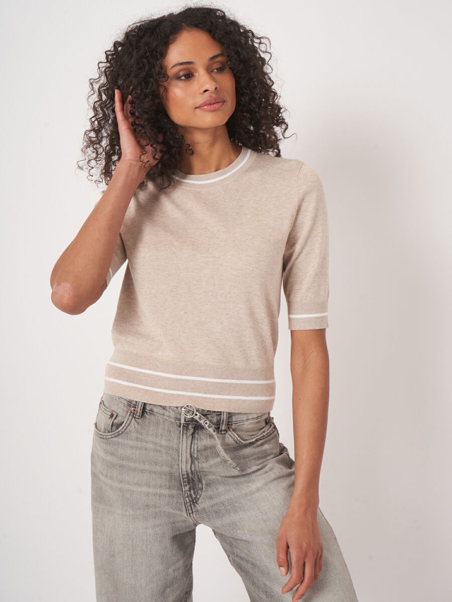 Kurzärmeliger Pullover mit Streifen-Detail aus Baumwollmischung  image number 0