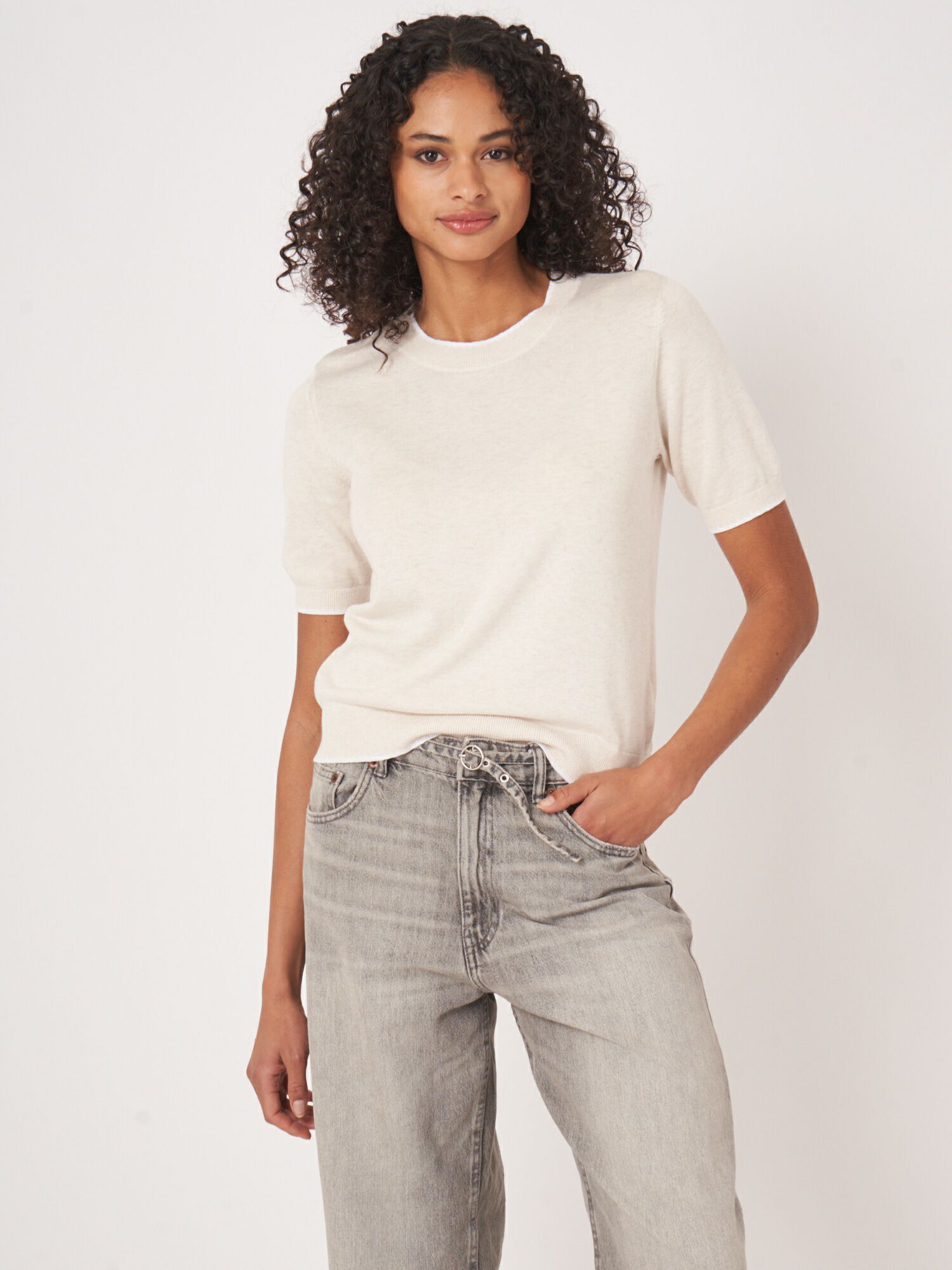 REPEAT cashmere Trui met korte mouw en contrastnaden