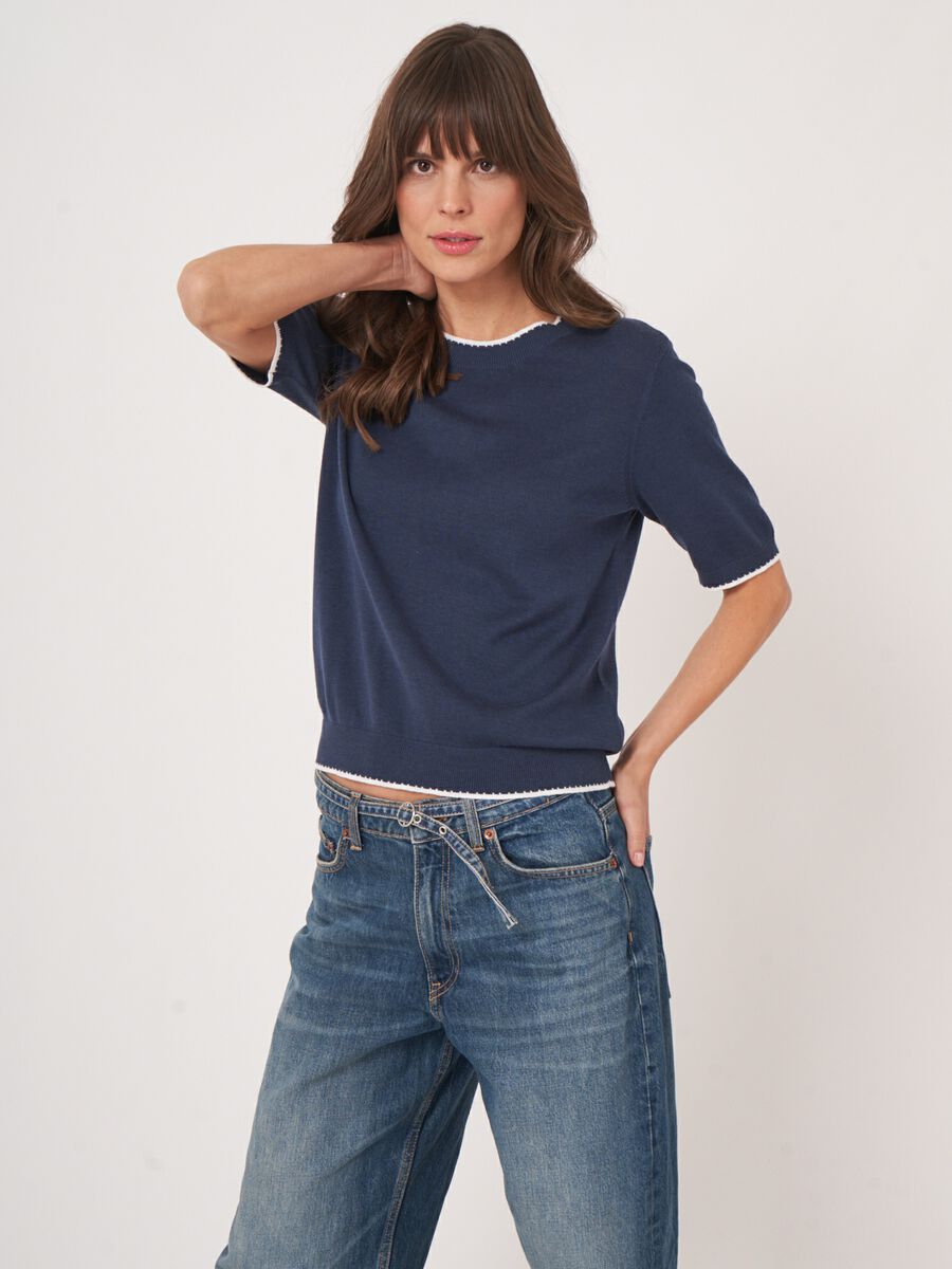 Short sleeve sweater with contrast seams image number 4