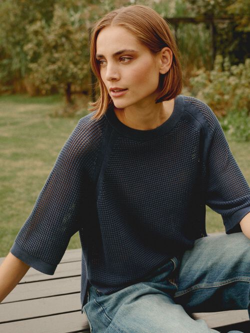 Pull ajouré avec larges manches courtes