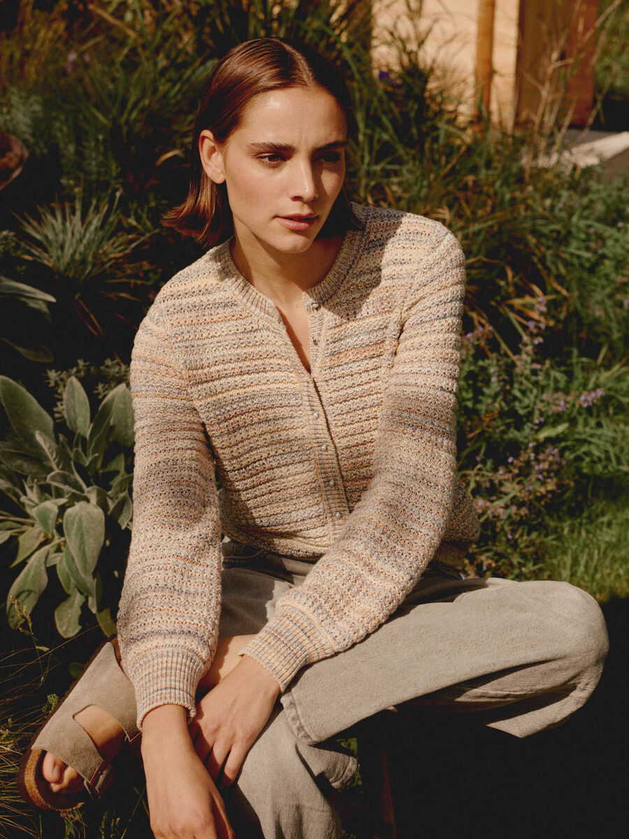 Cardigan textur&eacute; multicolore en coton italien image number 7