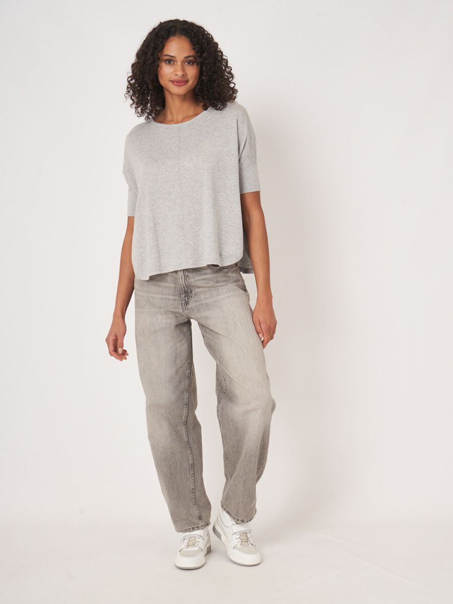 Pull poncho en maille fine en coton et cachemire image number 4