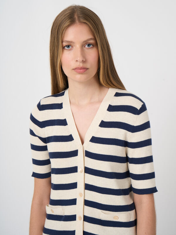 Gestreept vest met korte mouw van cashmere en katoen image number 3