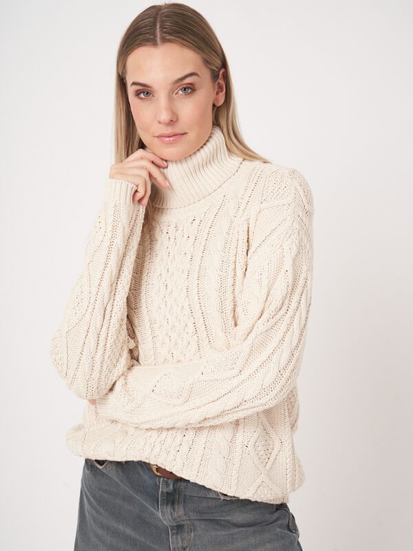 Chunky katoenen trui met kabelpatroon image number 4