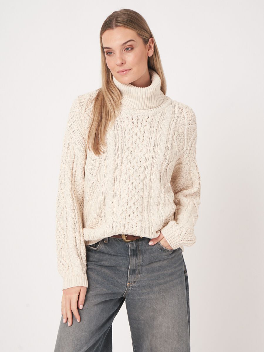 Chunky knit cotton sweater with cable design image number 5