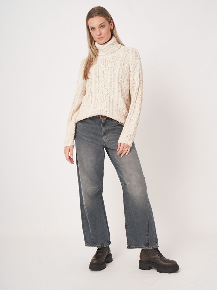 Chunky knit cotton sweater with cable design image number 9