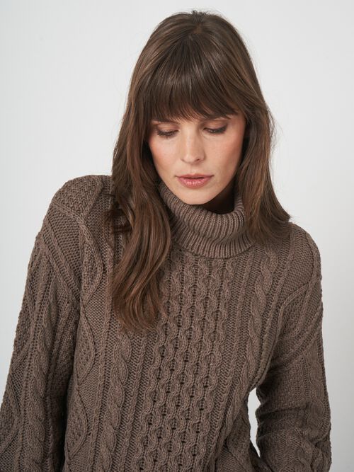 Chunky katoenen trui met kabelpatroon