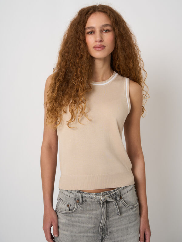 Pull sans manches c&ocirc;tel&eacute; coton-viscose, bords contrast&eacute;s image number 4