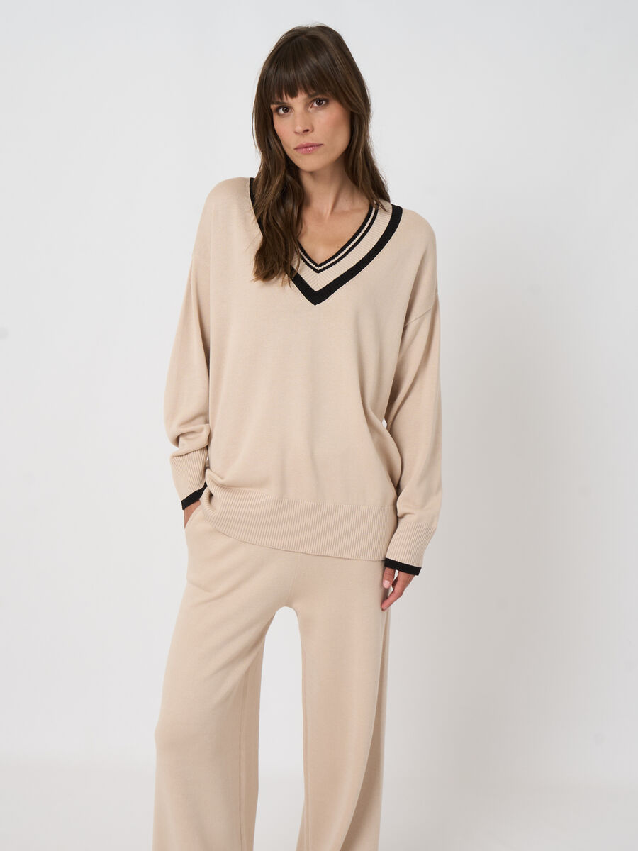 Contrast-trim cotton-viscose v-neck sweater image number 2