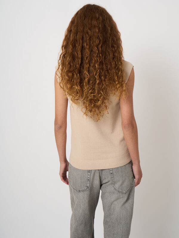Fijngebreid mouwloos vest van katoen-viscose image number 3