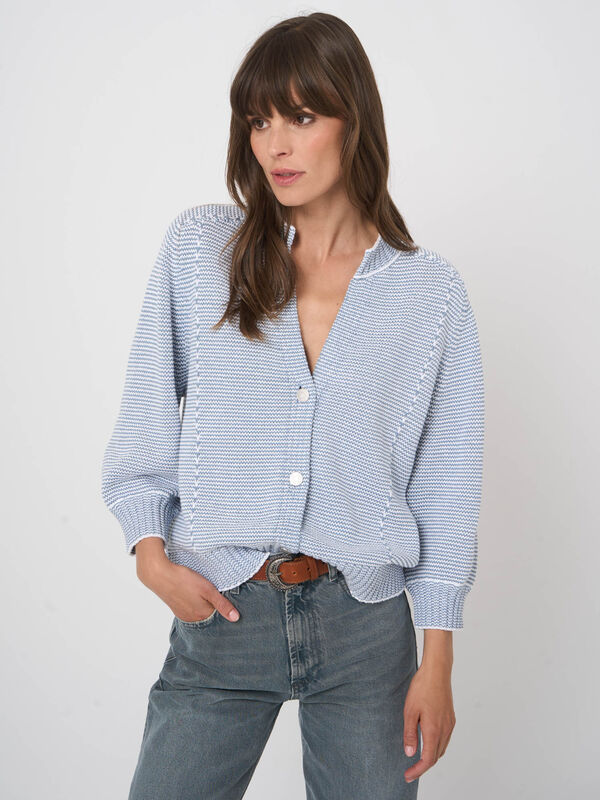 Cardigan ray&eacute; bicolore en coton image number 4