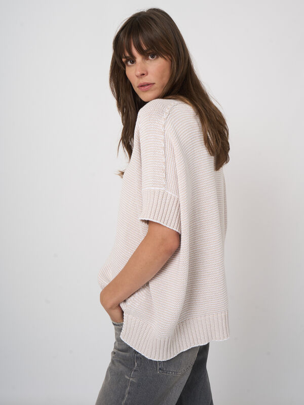 V-neck cotton knit poncho image number 4