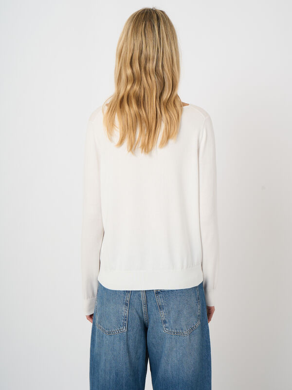 Superfeiner Baumwollpullover mit U-Boot-Ausschnitt image number 3