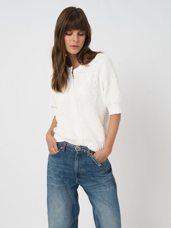 Kurzer Baumwoll-Cardigan mit Slub-Struktur & Blumenstickerei image number 5