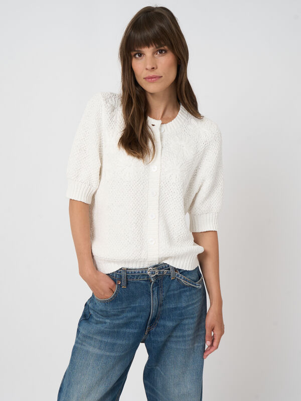 Kurzer Baumwoll-Cardigan mit Slub-Struktur & Blumenstickerei image number 6