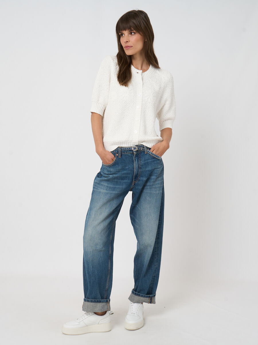 Gilet court en coton textur&eacute; &agrave; fleurs brod&eacute;es image number 7