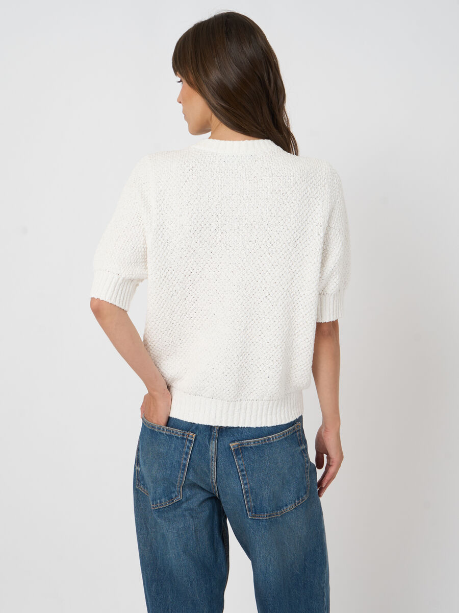 Gilet court en coton textur&eacute; &agrave; fleurs brod&eacute;es image number 8