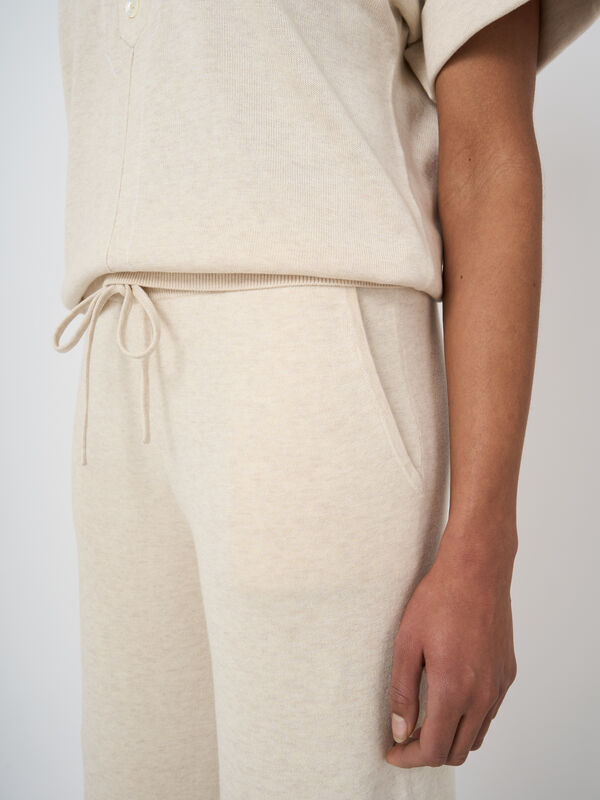 Fine-knit wide-leg pants in cotton-viscose blend image number 1
