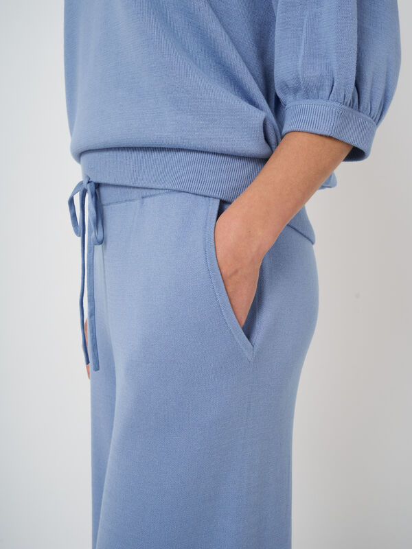 Pantalon large en maille fine, m&eacute;lange coton-viscose image number 3