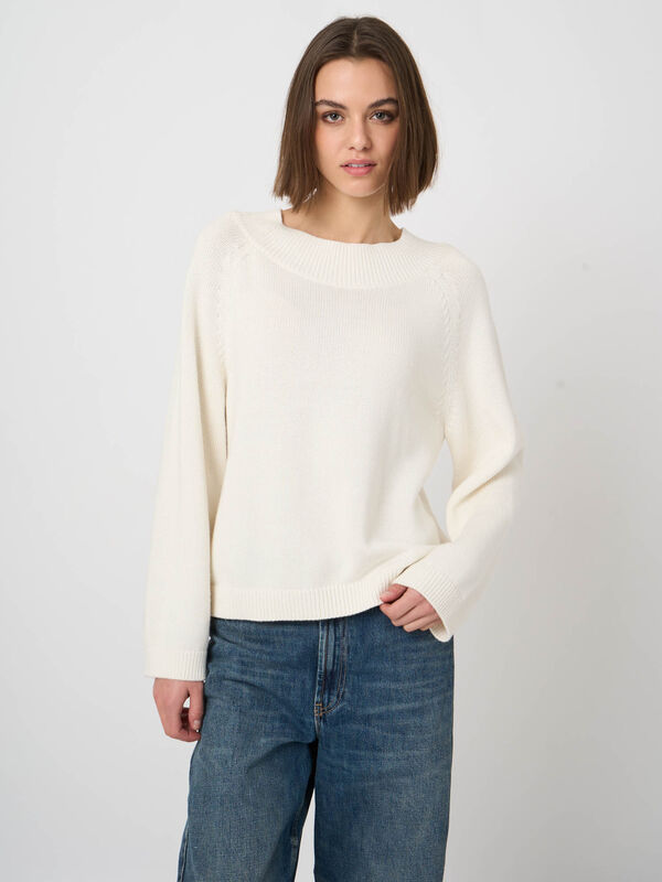 Cropped Cashmere-Cotton Sweater with Wide Rib Boat Neck image number 4