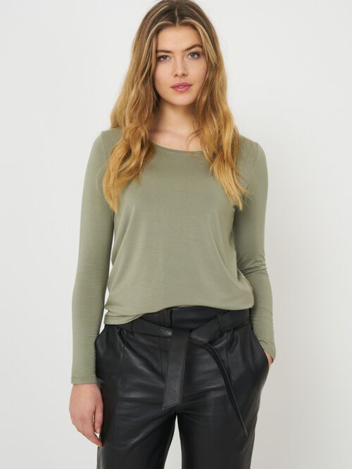 Basic women's long-sleeved top