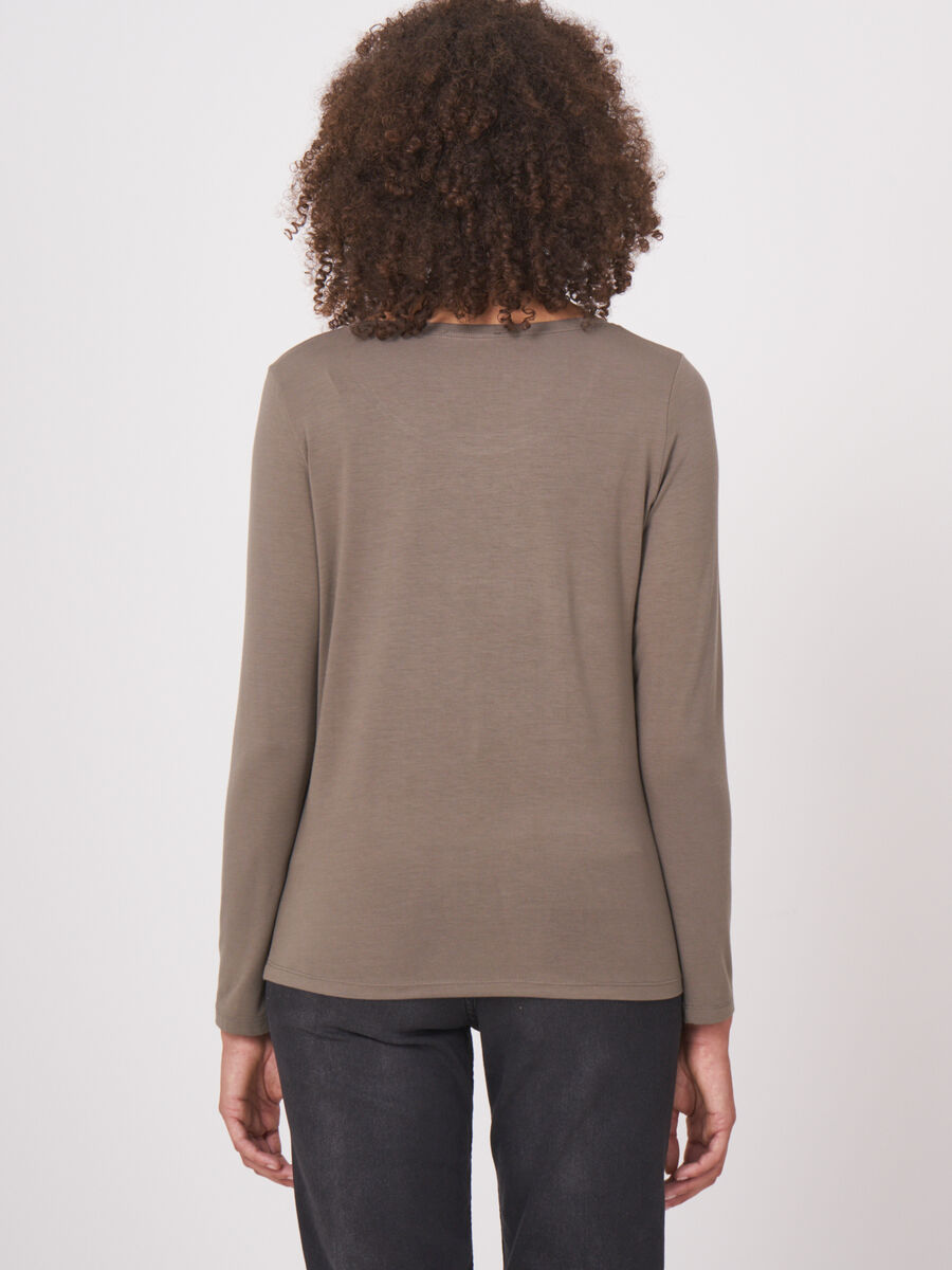 Basic women's long-sleeved top image number 1