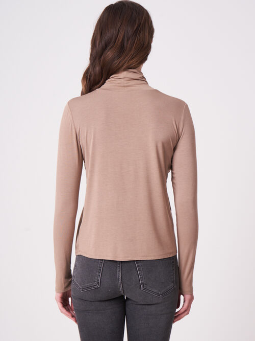 Turtleneck jersey long-sleeved top