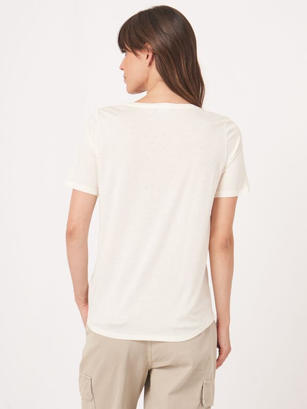Women's basic T-Shirt image number 3