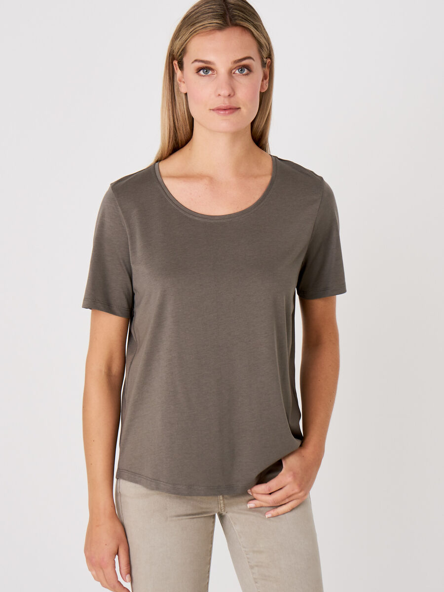 Women's basic T-Shirt image number 0
