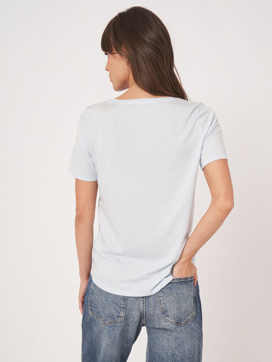 Women's basic T-Shirt image number 3