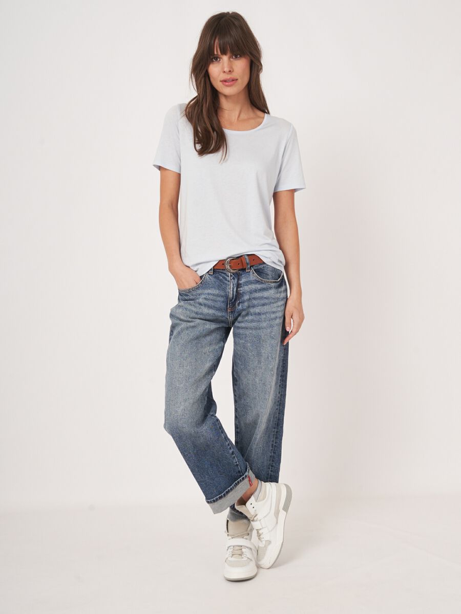 Women's basic T-Shirt image number 4