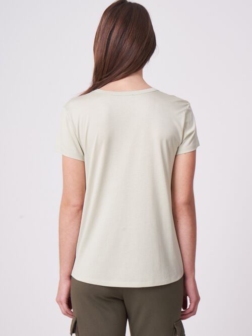 Women's basic V-neck T-shirt with chest pocket
