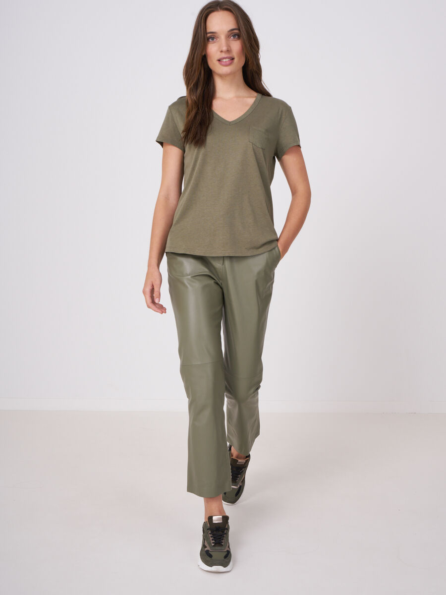 Women's basic V-neck T-shirt with chest pocket image number 3