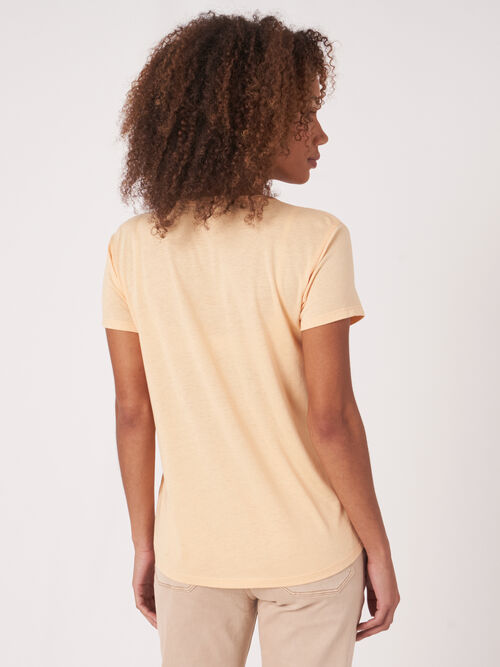Basic dames T-shirt met V-hals en borstzak