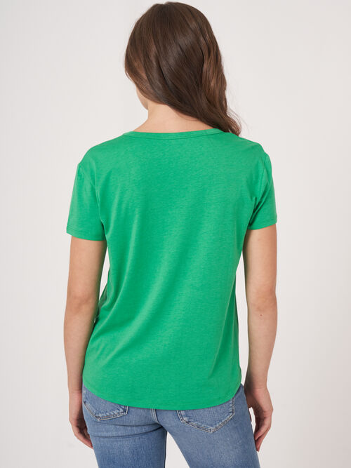 T-shirt basique pour femme &agrave; col en V et poche poitrine