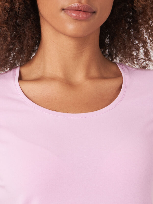 Basic T-Shirt mit Rundhalsausschnitt aus Baumwolle image number 3