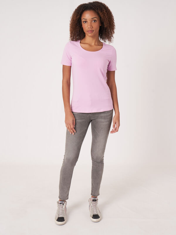 Basic T-Shirt mit Rundhalsausschnitt aus Baumwolle image number 4