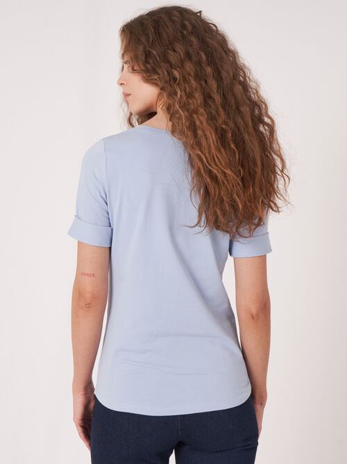 Dames T-shirt met opgerolde mouwen