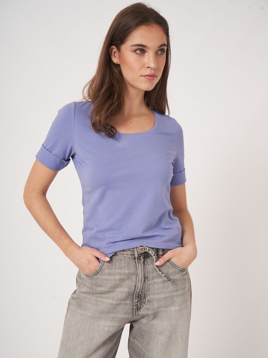 Basic T-Shirt mit aufgeschlagenen Ärmel aus Baumwolle image number 0
