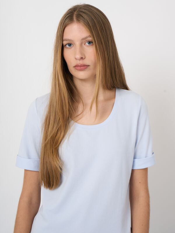 Stretch cotton t-shirt with rolled sleeves image number 0