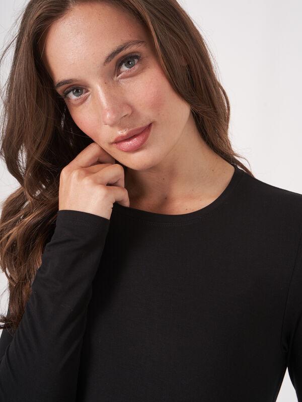 Haut femme manches longues — coupe près du corps repeat image number 2