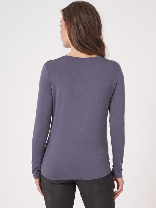 Basic women's long-sleeved top
