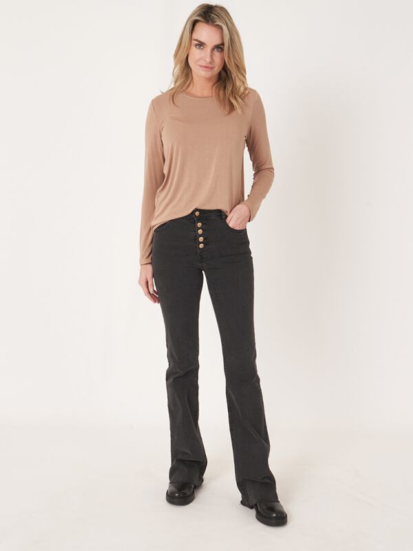 Haut femme manches longues — coupe près du corps repeat image number 4